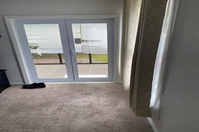 Photo of property in 34 Victory Crescent, Tawa, Wellington, 5028