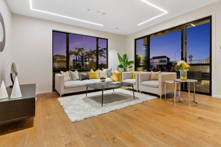 Photo of property in 1 Turbine Way, Hobsonville, Auckland, 0616