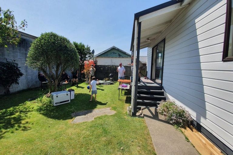 Photo of property in 6 Simeon Street, Somerfield, Christchurch, 8024
