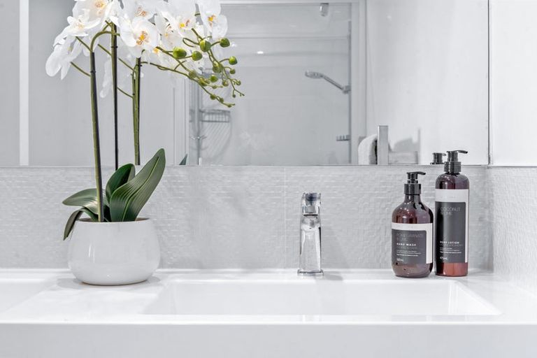 Photo of property in 11f Clearwater Cove, West Harbour, Auckland, 0618