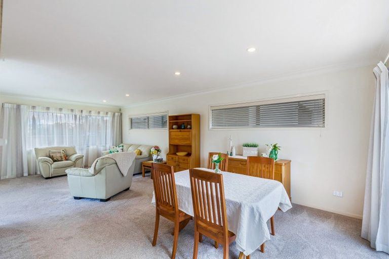 Photo of property in 2/12 Richards Avenue, Forrest Hill, Auckland, 0620