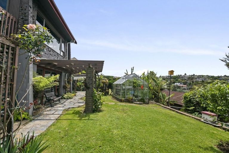 Photo of property in 40 Balmain Road, Chatswood, Auckland, 0626