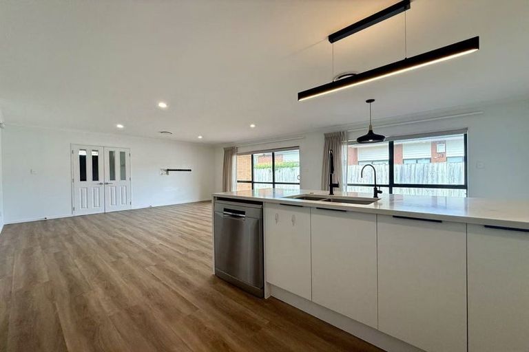 Photo of property in 1 Maple Lane, Huapai, Kumeu, 0810