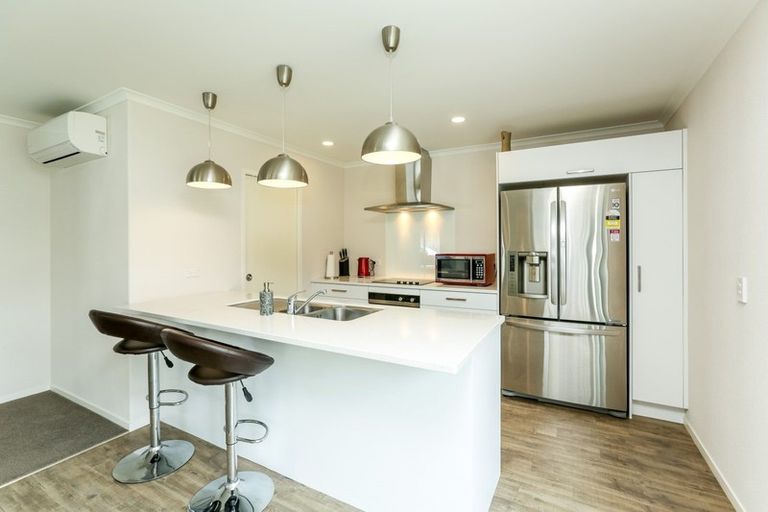 Photo of property in 5 Market Lane, Westown, New Plymouth, 4310