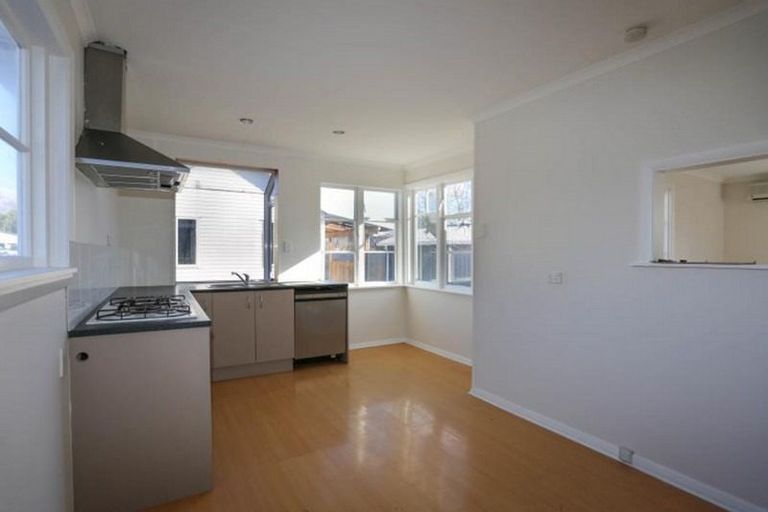 Photo of property in 31 Hollyford Avenue, Bryndwr, Christchurch, 8053