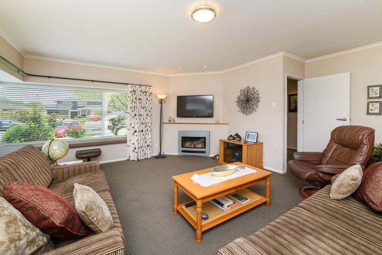 Photo of property in 6 Mudgway Place, Awapuni, Palmerston North, 4412