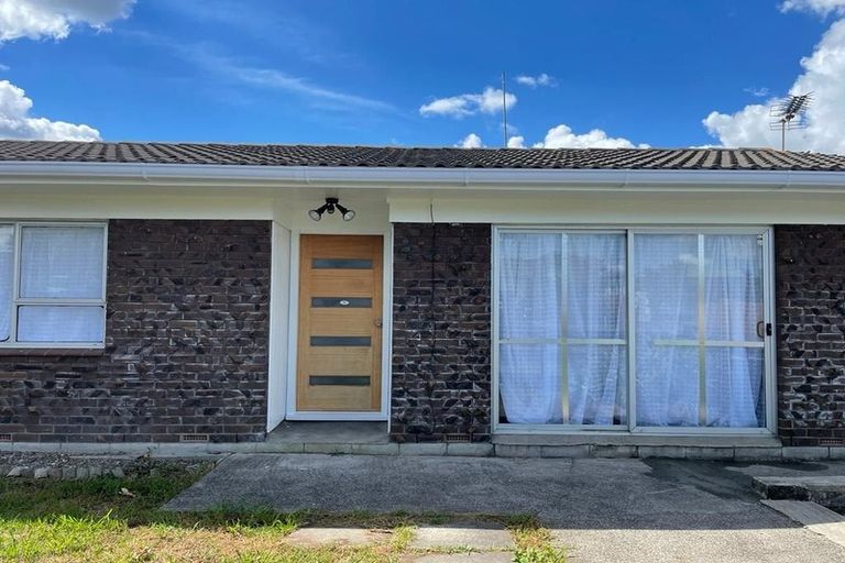 Photo of property in 1/29 Lane Road, Weymouth, Auckland, 2103