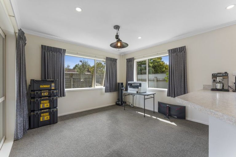Photo of property in 23 Bowen Street, Woodville, 4920