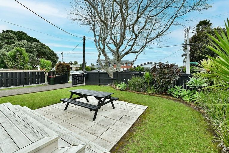 Photo of property in 27 Doment Crescent, Orewa, 0931