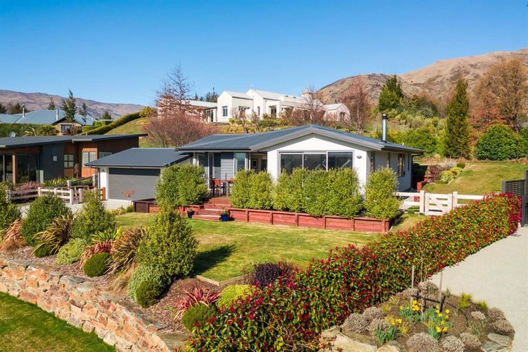 Photo of property in 6 Turnbull Crescent, Wanaka, 9305