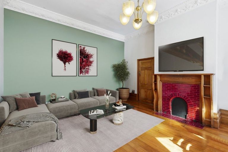 Photo of property in 186 Oriental Parade, Oriental Bay, Wellington, 6011