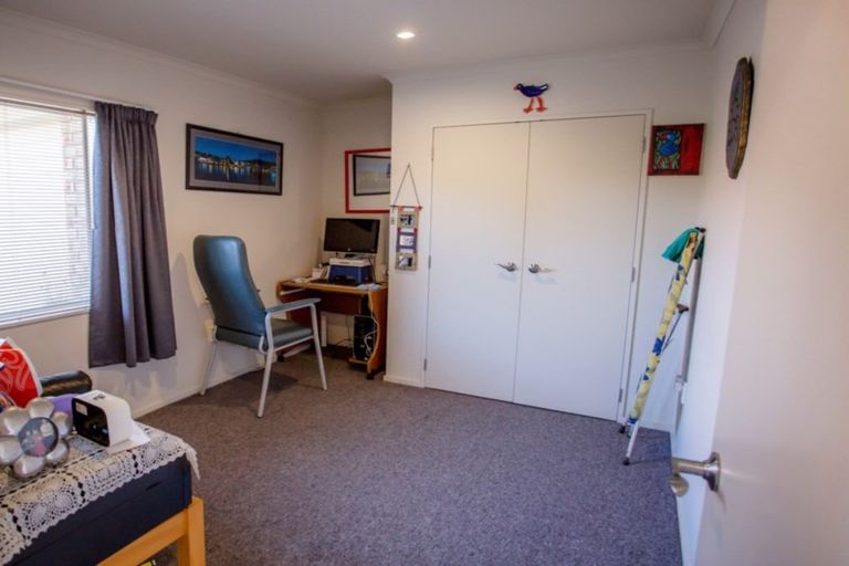 Photo of property in 6 Cabernet Close, Paraparaumu, 5032