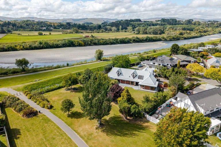 Photo of property in 17 Hind Place, Hokowhitu, Palmerston North, 4410