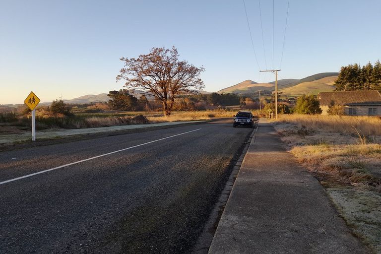 Photo of property in 45 Main Road, Clinton, 9534