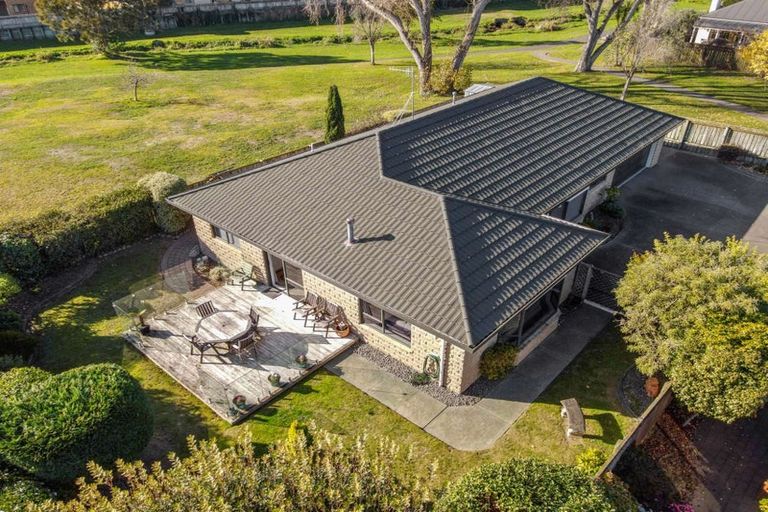 Photo of property in 11 Terry Lane, Paraparaumu Beach, Paraparaumu, 5032