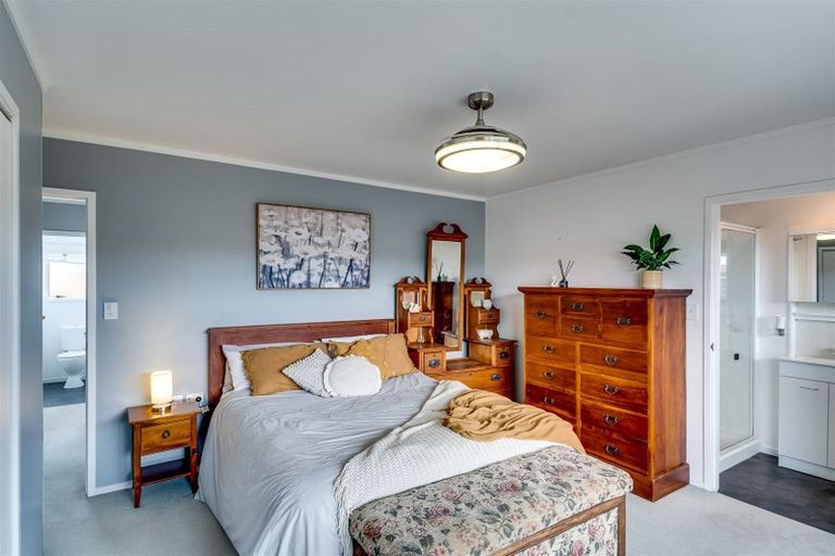 Photo of property in 1 Blundell Avenue, Waipukurau, 4200