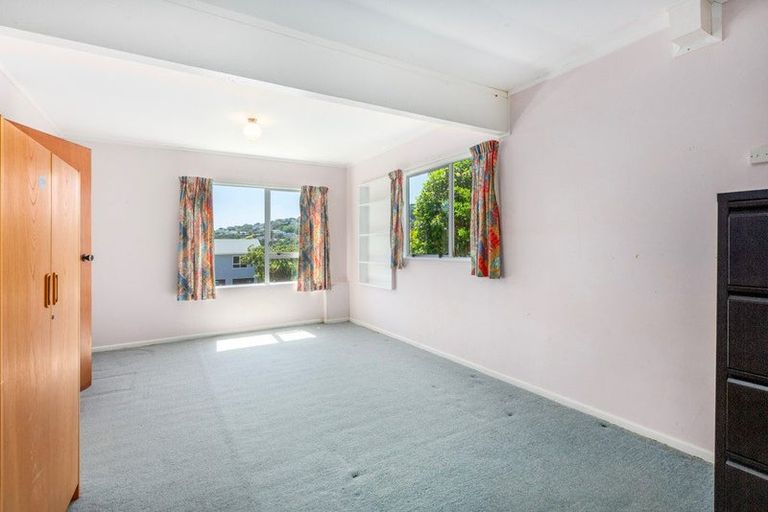Photo of property in 21 Staithes Drive North, Whitby, Porirua, 5024