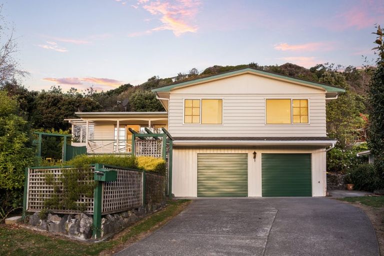 Photo of property in 17 Leeward Drive, Whitby, Porirua, 5024