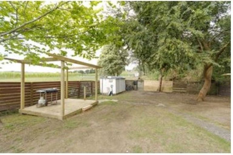 Photo of property in 73 Pine Avenue, Henderson, Auckland, 0612