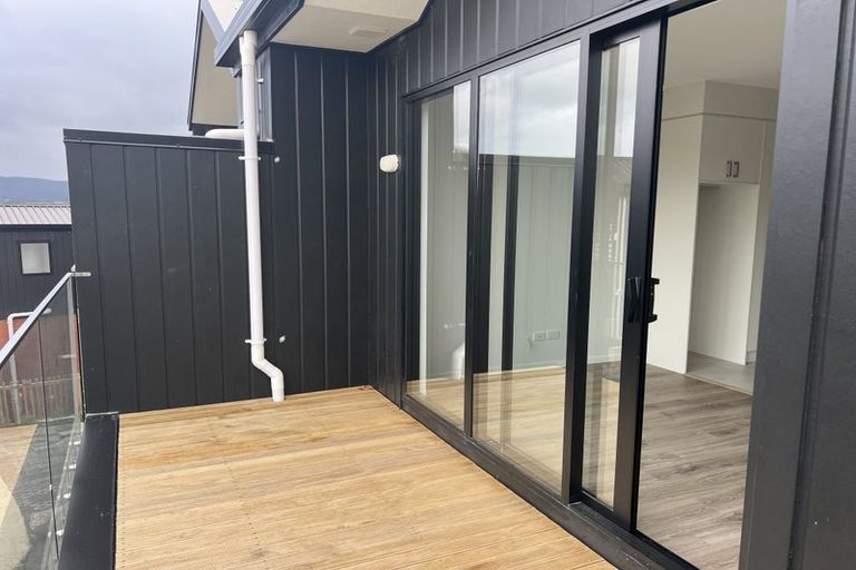 Photo of property in 9/233 Great North Road, Henderson, Auckland, 0612