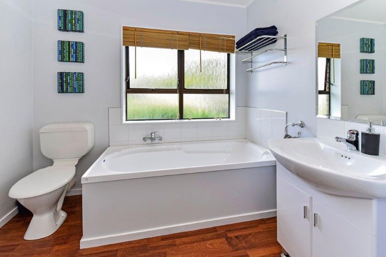 Photo of property in 14 Lorelei Place, Opaheke, Papakura, 2113