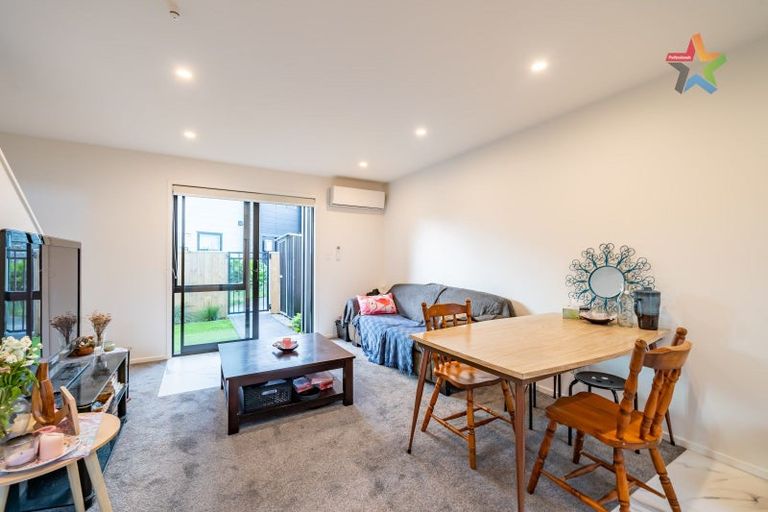 Photo of property in 2/123 Cambridge Terrace, Fairfield, Lower Hutt, 5011