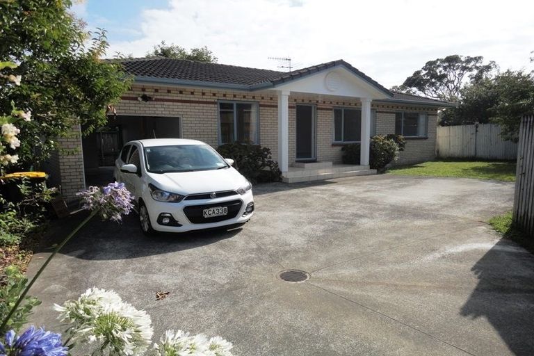 Photo of property in 710a Pakuranga Road, Howick, Auckland, 2010
