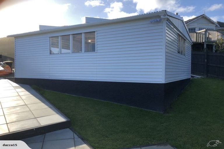Photo of property in 26 Raroa Terrace, Tawa, Wellington, 5028