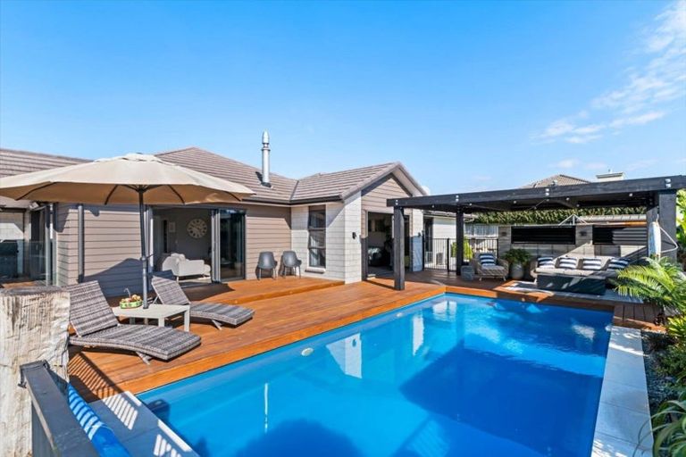 Photo of property in 6 Donelle Place, Te Puke, 3119