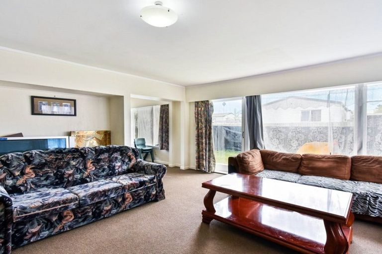 Photo of property in 1/31 Solveig Place, Randwick Park, Auckland, 2105