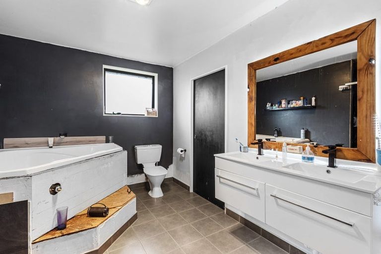 Photo of property in 36 Claymore Street, Woolston, Christchurch, 8062