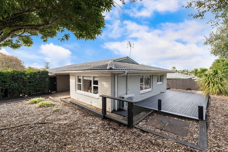 Photo of property in 1/1 Broadview Place, Howick, Auckland, 2014