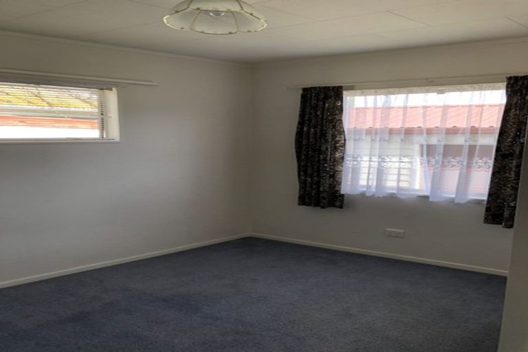 Photo of property in 2/15 Kent Road, Manurewa, Auckland, 2102