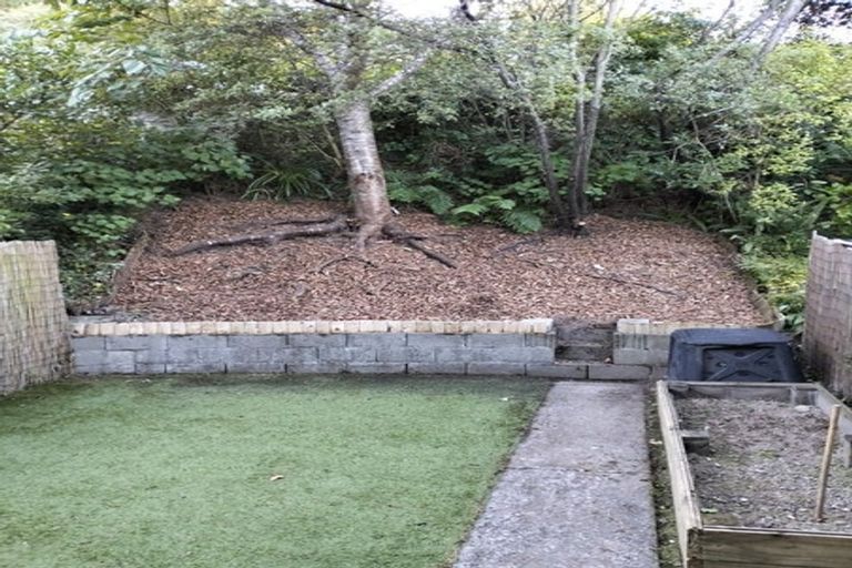 Photo of property in 7/23 Collins Avenue, Tawa, Wellington, 5028