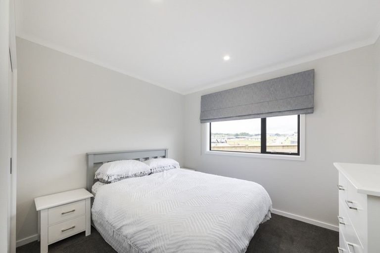 Photo of property in 49 Vaucluse Heights, Fitzherbert, Palmerston North, 4410