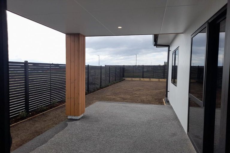 Photo of property in 33 Ngaru Crescent, Wharewaka, Taupo, 3330