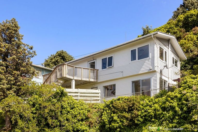 Photo of property in 2/5 Wye Street, Island Bay, Wellington, 6023