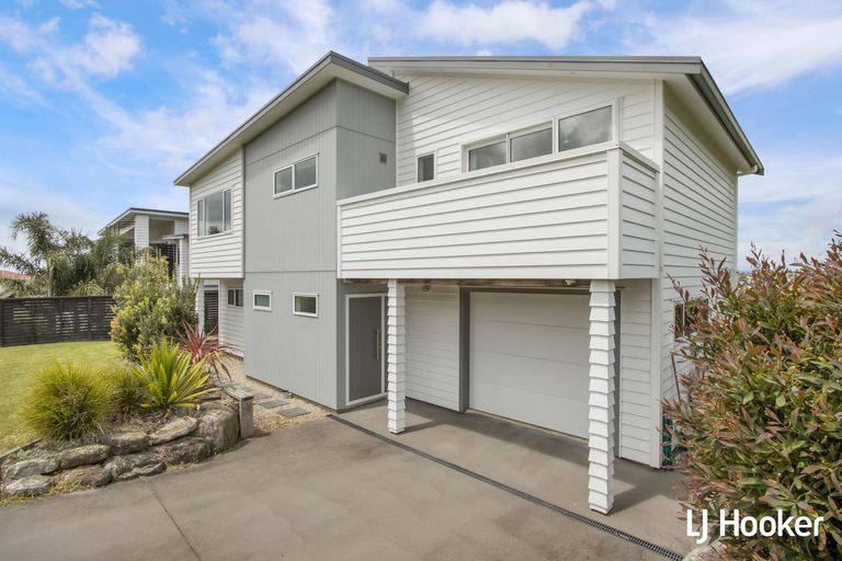 Photo of property in 45 Mayor View Terrace, Waihi Beach, 3611