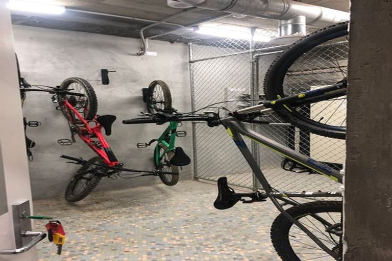 Photo of property in Unit 106,l1, 106/14 Laings Road, Hutt Central, Lower Hutt, 5010