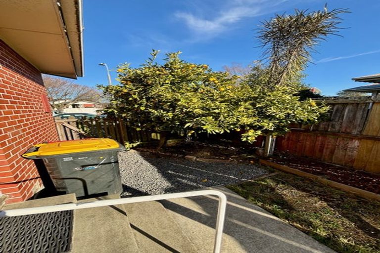 Photo of property in 1/14 Newbridge Place, Ilam, Christchurch, 8041