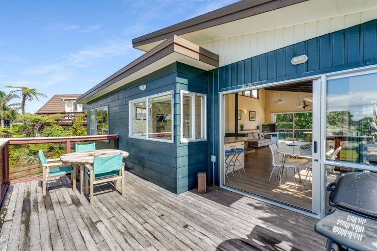 Photo of property in 137 Patuwai Drive, Whangamata, 3620