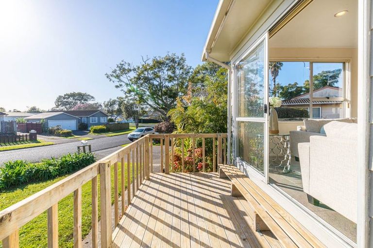 Photo of property in 8 Lisa Rise, Half Moon Bay, Auckland, 2012