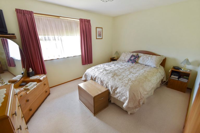 Photo of property in 10 Benmore Place, Omarama, 9412