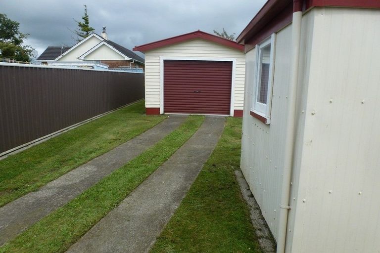 Photo of property in 3 Falstaff Street, Stratford, 4332