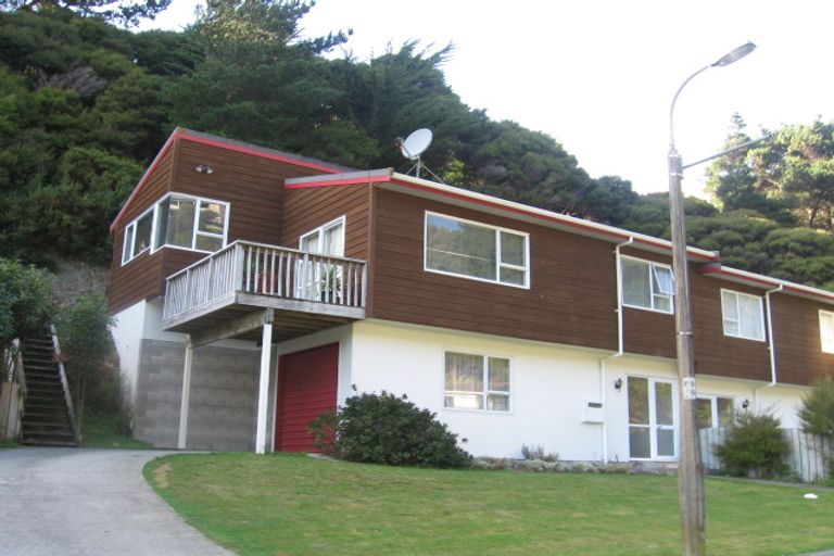 Photo of property in 17 Postgate Drive, Whitby, Porirua, 5024