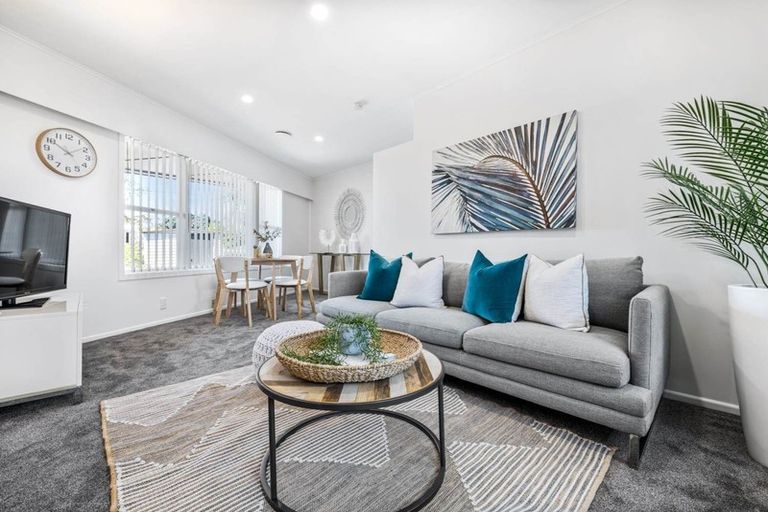 Photo of property in 2/99 Clovelly Road, Bucklands Beach, Auckland, 2012