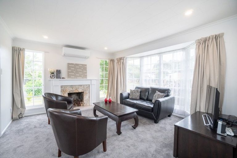 Photo of property in 1 Rakino Place, Awapuni, Palmerston North, 4412