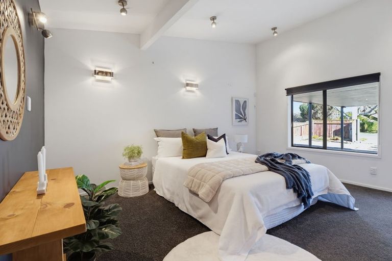 Photo of property in 1 Maxwells Line, Awapuni, Palmerston North, 4412