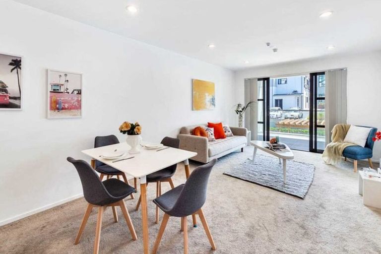 Photo of property in Apollo Apartments, 201/46 Rosedale Road, Rosedale, Auckland, 0632