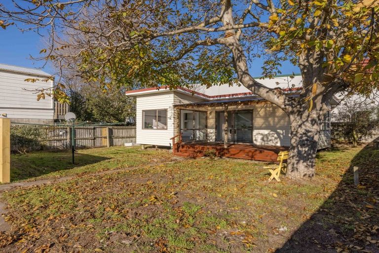Photo of property in 76 Shortland Street, Wainoni, Christchurch, 8061
